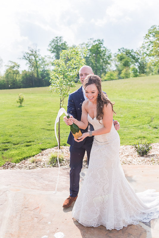 livengood-frederickweddings-glenellenfarm--0024.jpg