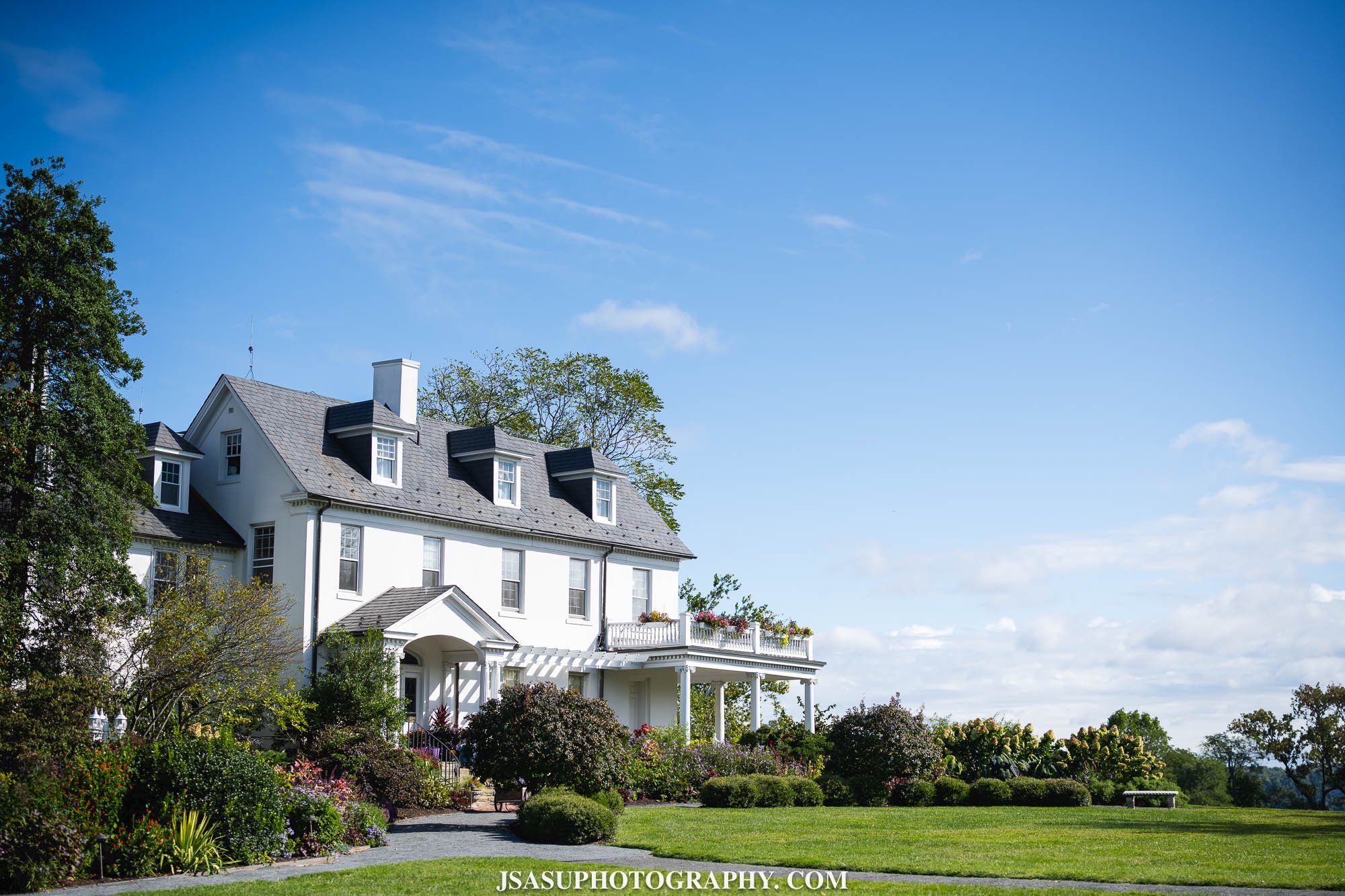 river-farm-alexandria-virginia-summer-engagement-jsasuphotography-1.jpg