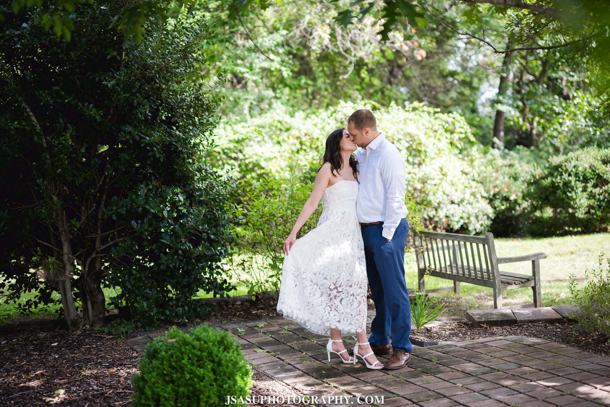 river-farm-alexandria-virginia-summer-engagement-jsasuphotography-19.jpg