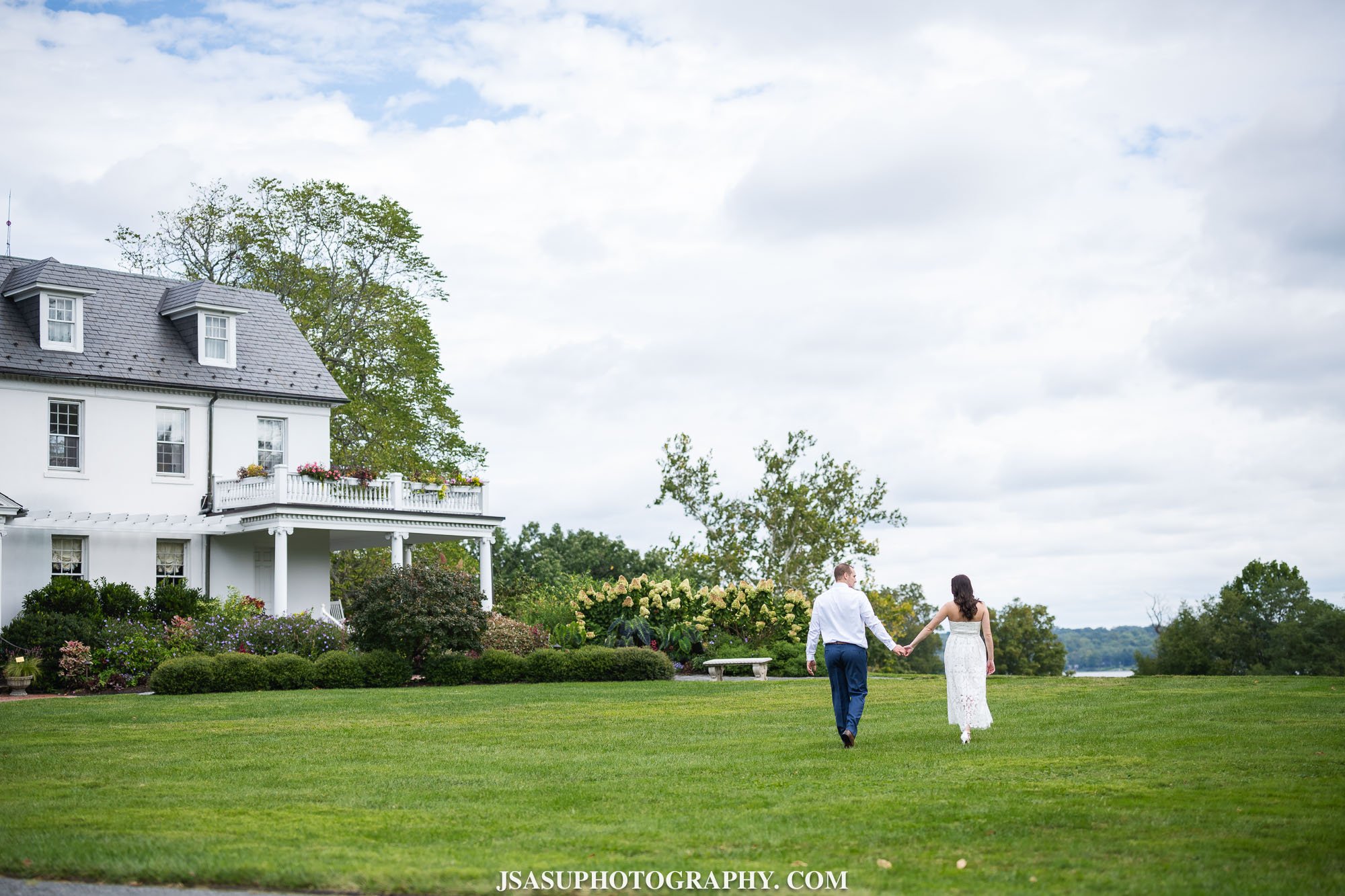 river-farm-alexandria-virginia-summer-engagement-jsasuphotography-32.jpg