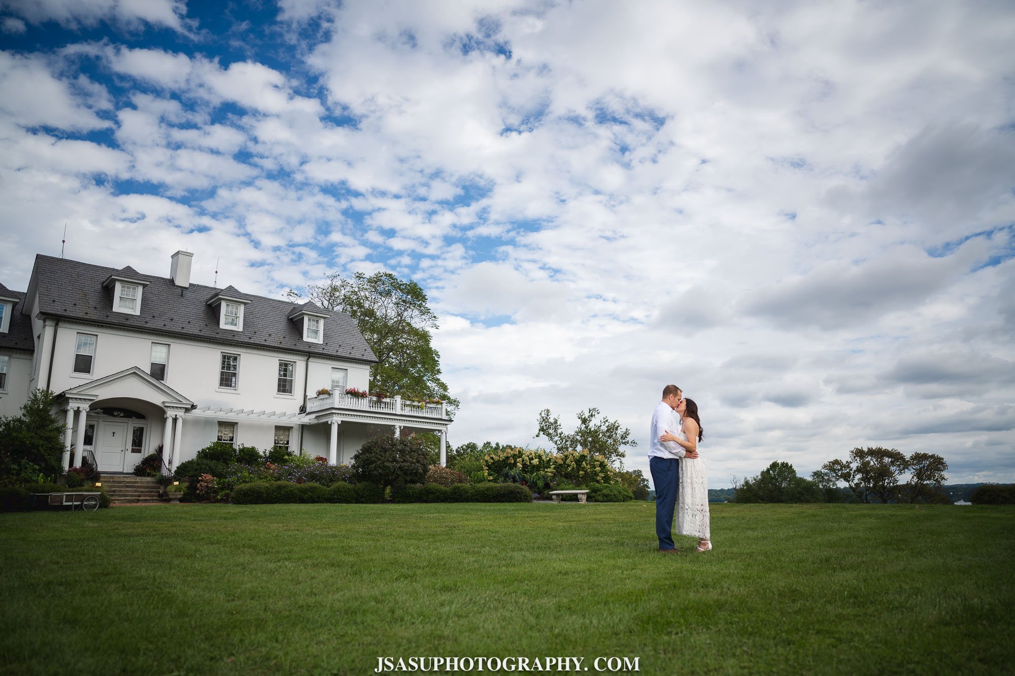 river-farm-alexandria-virginia-summer-engagement-jsasuphotography-33.jpg