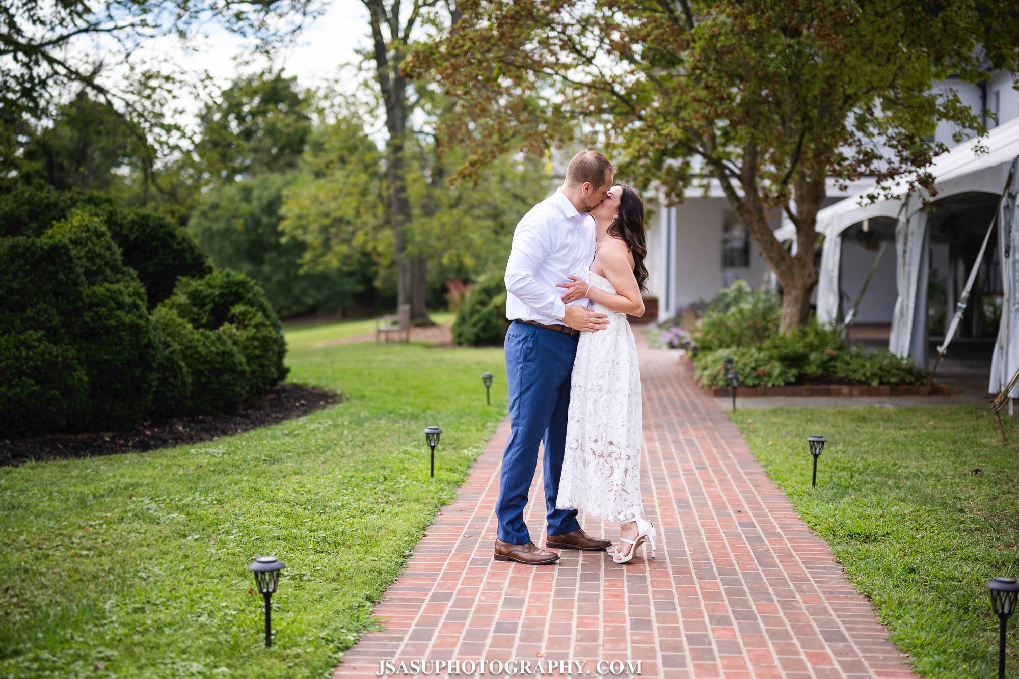 river-farm-alexandria-virginia-summer-engagement-jsasuphotography-4.jpg