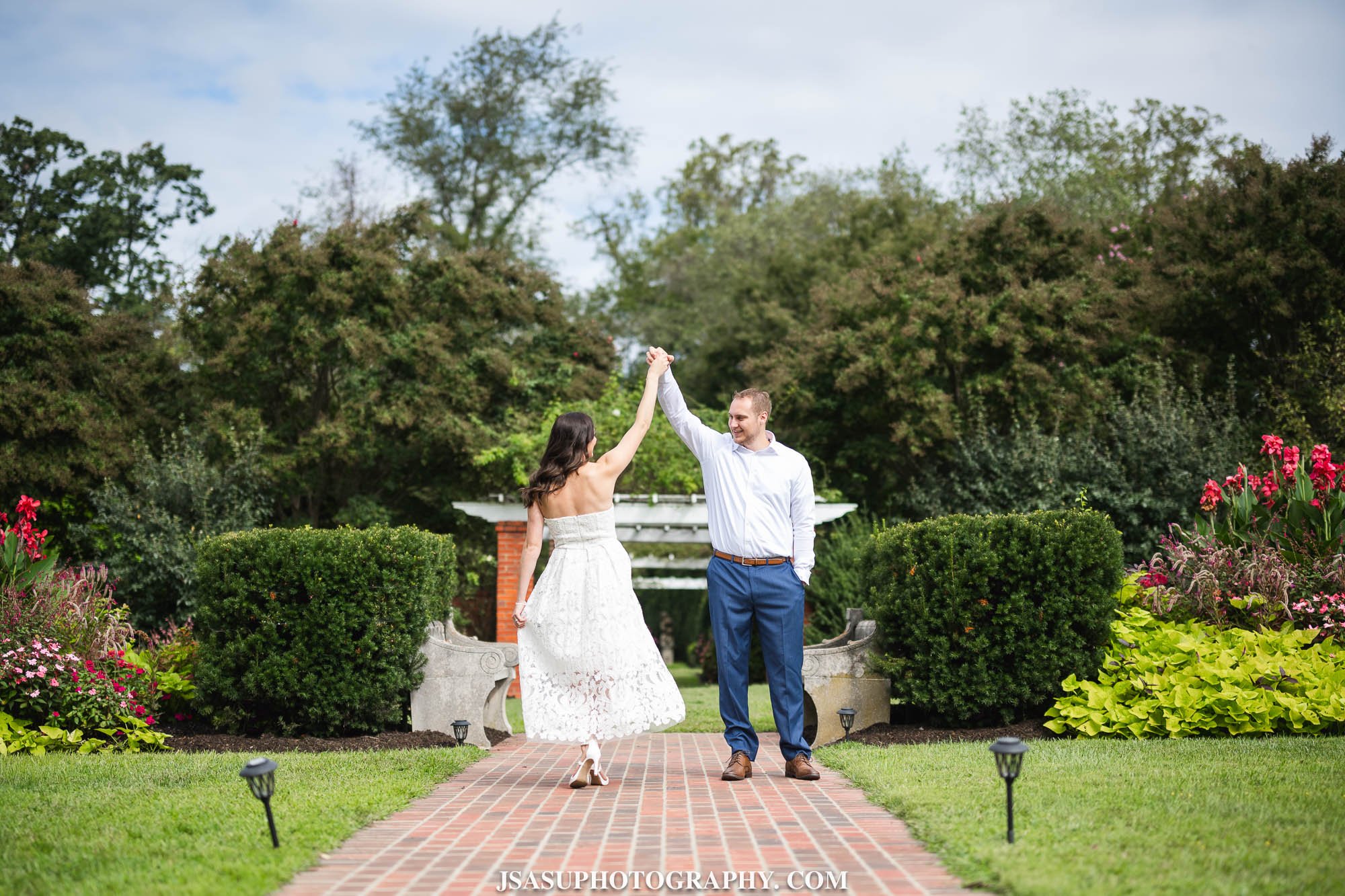 river-farm-alexandria-virginia-summer-engagement-jsasuphotography-7.jpg