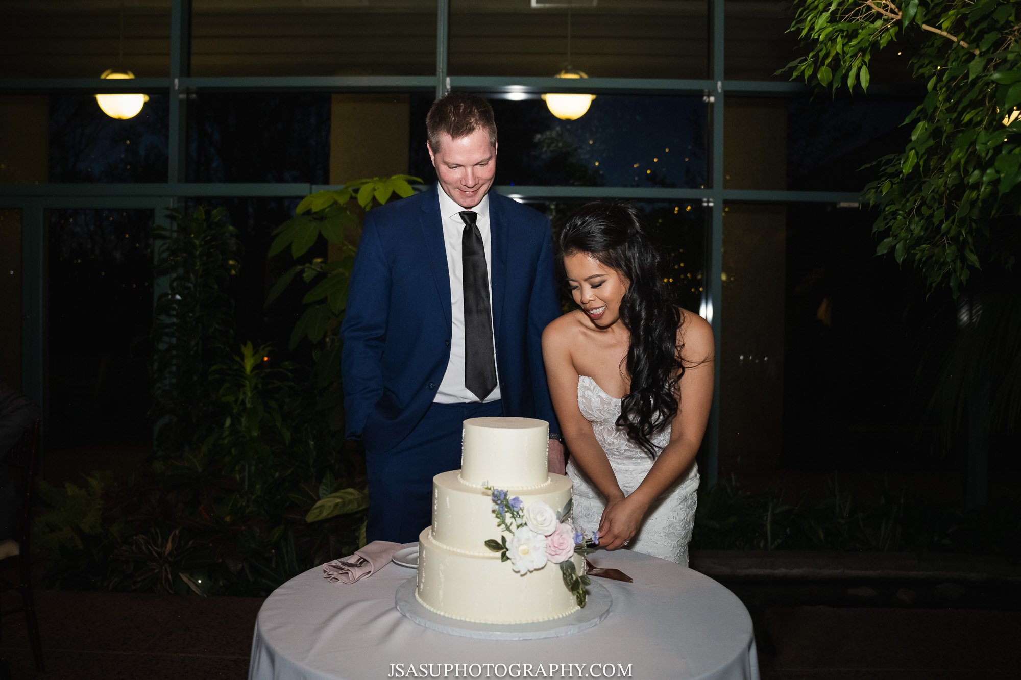 atrium-meadowlark-garden-wedding-jsasuphotography-29.jpg