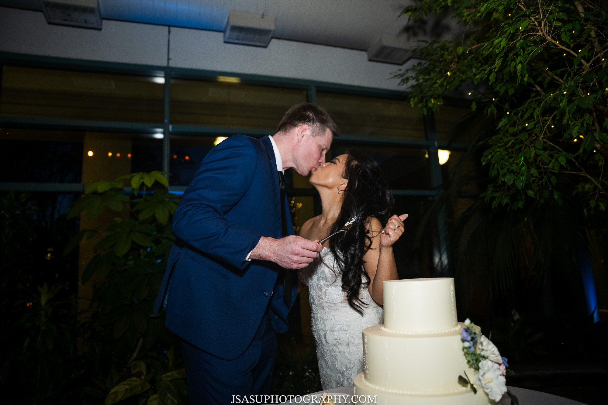 atrium-meadowlark-garden-wedding-jsasuphotography-30.jpg