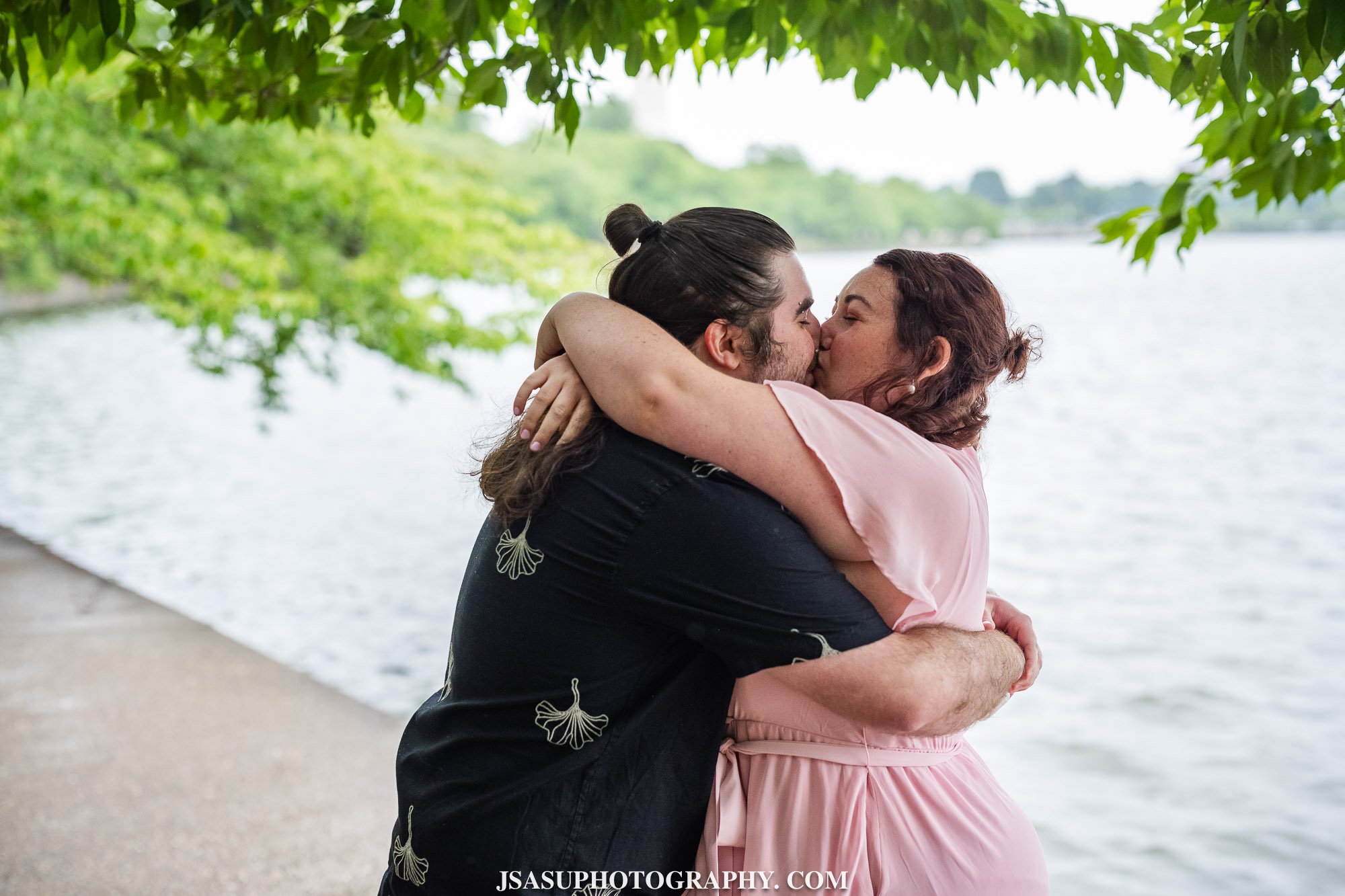 tidal-basin-surprise-proposal-daniel-holly-jsasuphotography-10.jpg