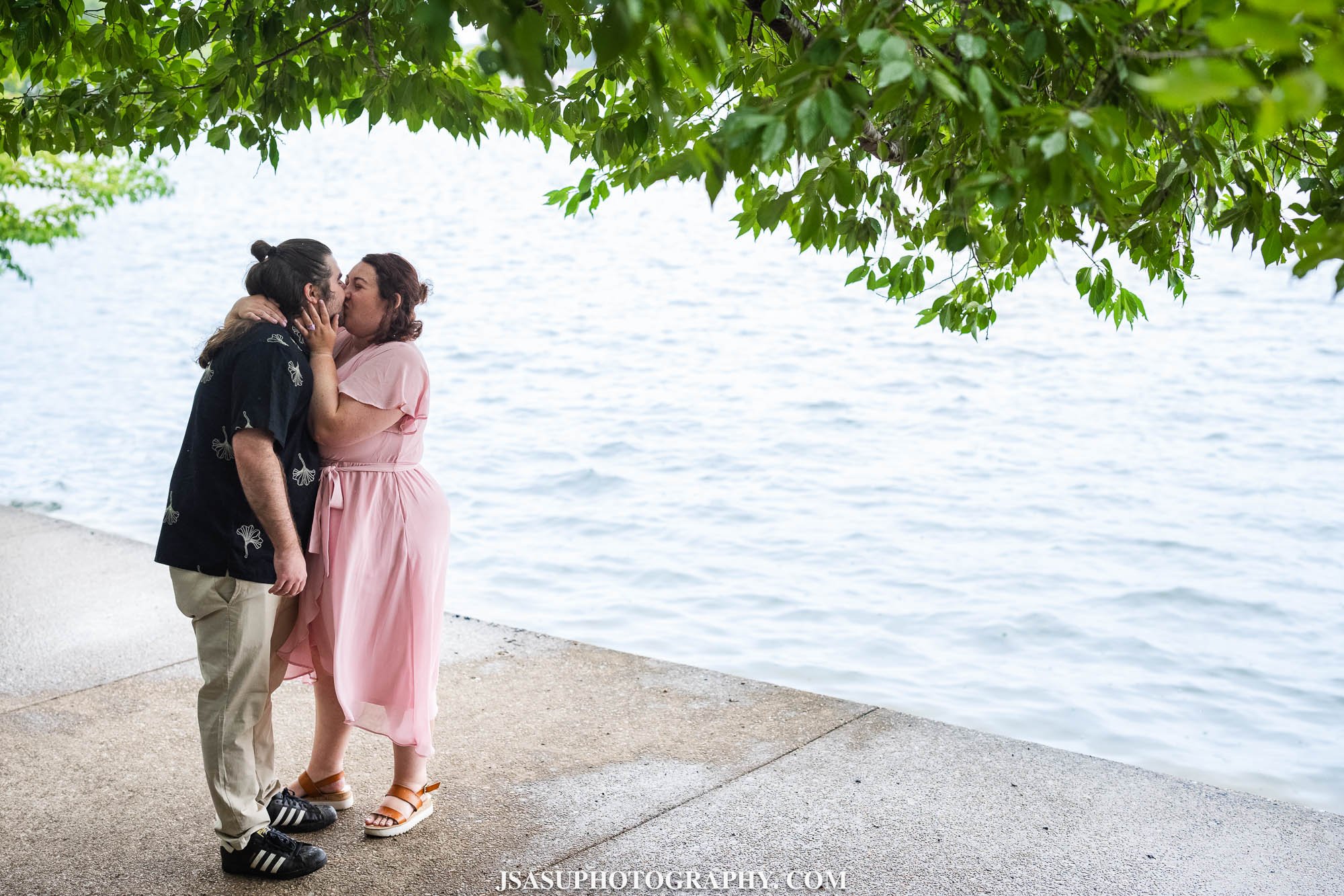 tidal-basin-surprise-proposal-daniel-holly-jsasuphotography-11.jpg