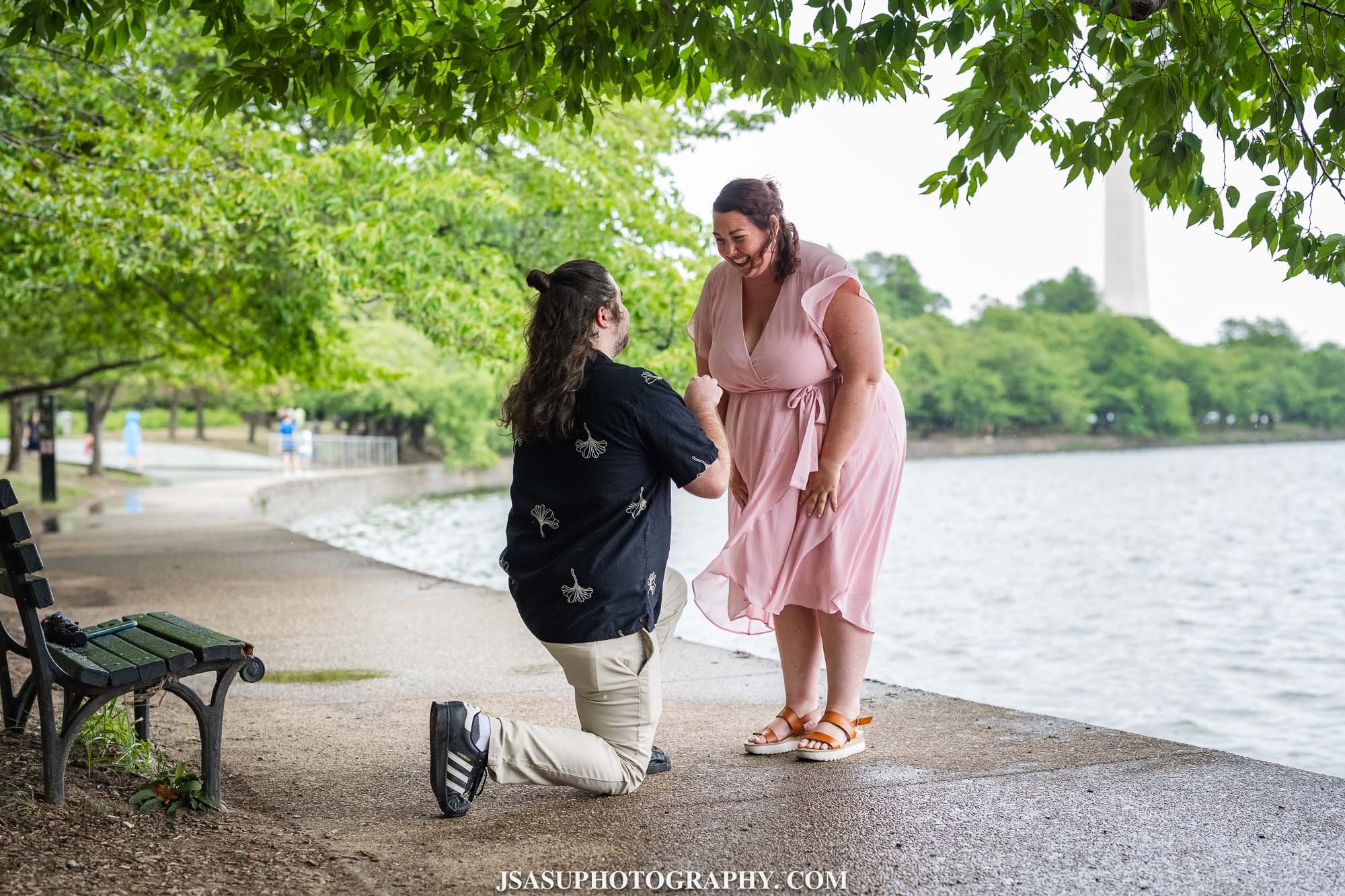 tidal-basin-surprise-proposal-daniel-holly-jsasuphotography-4.jpg