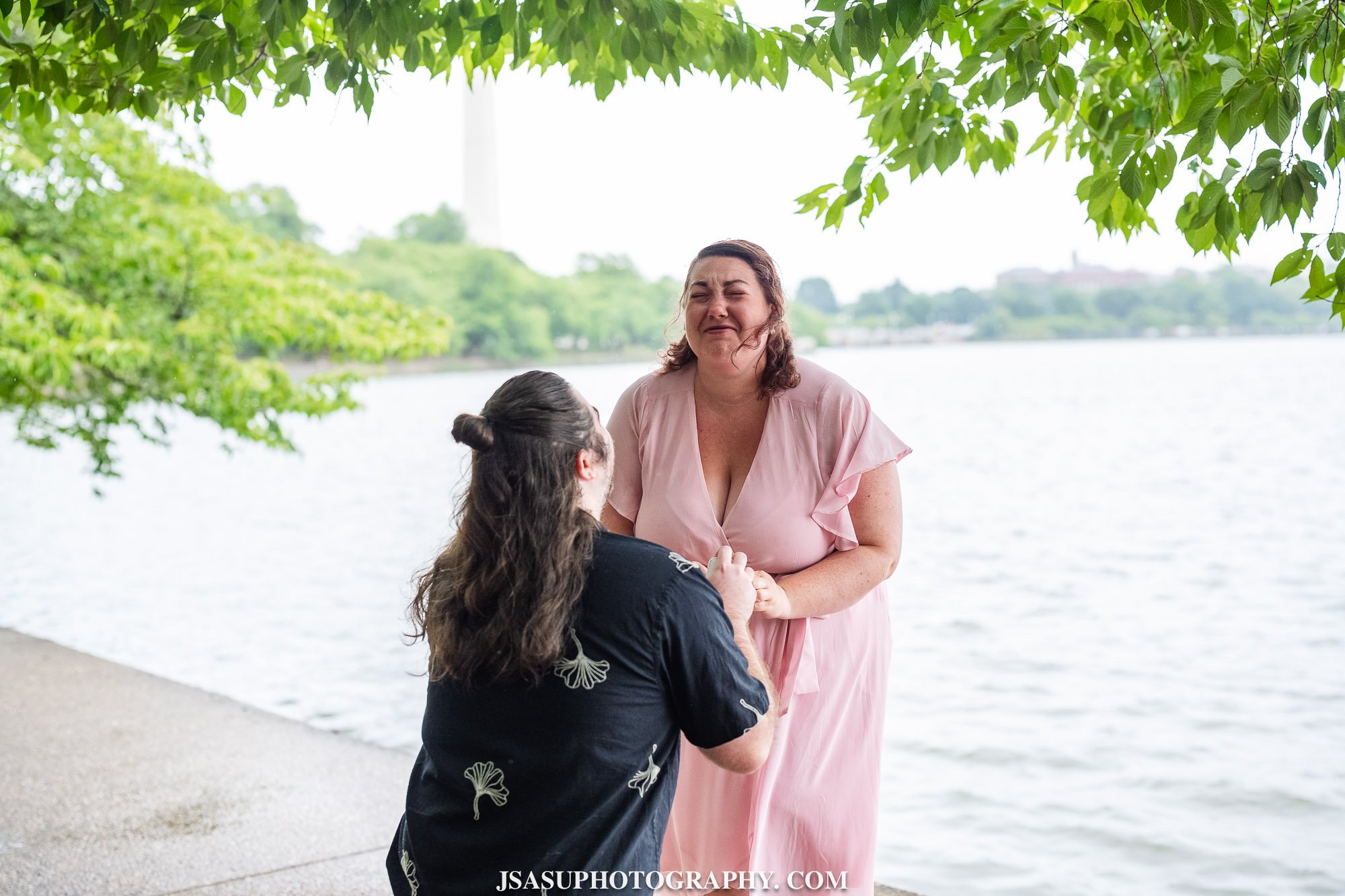 tidal-basin-surprise-proposal-daniel-holly-jsasuphotography-7.jpg