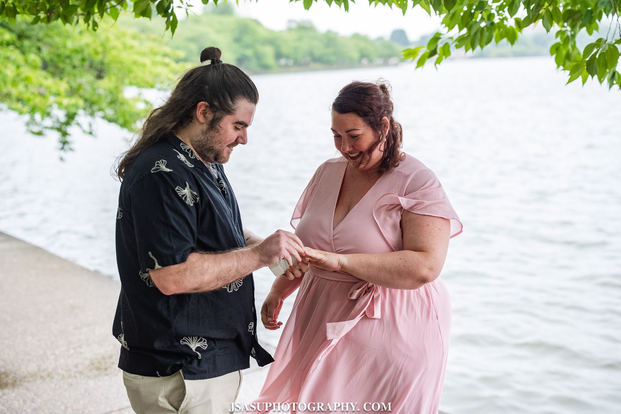 tidal-basin-surprise-proposal-daniel-holly-jsasuphotography-9.jpg