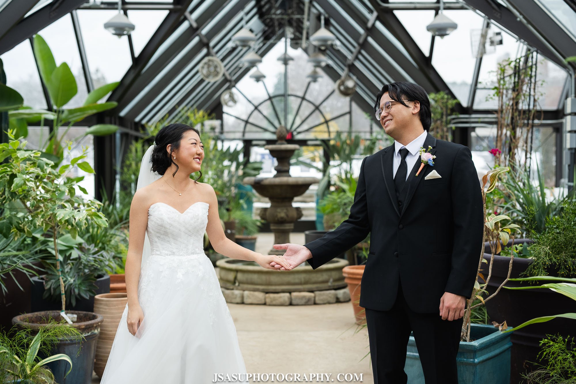 winter-wedding-atrium-meadowlark-virginia-jsasuphotography-11.jpg