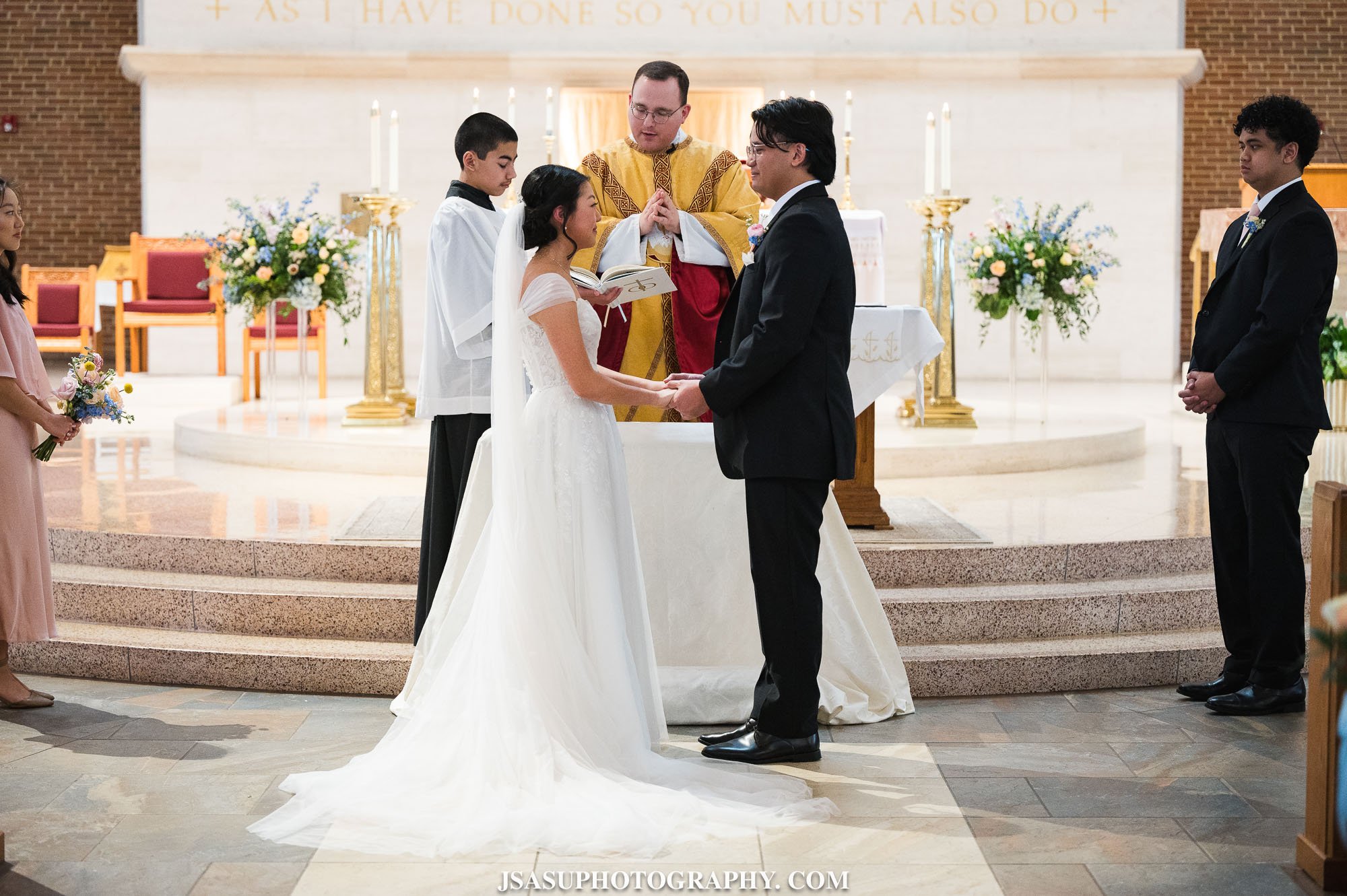 winter-wedding-atrium-meadowlark-virginia-jsasuphotography-17.jpg