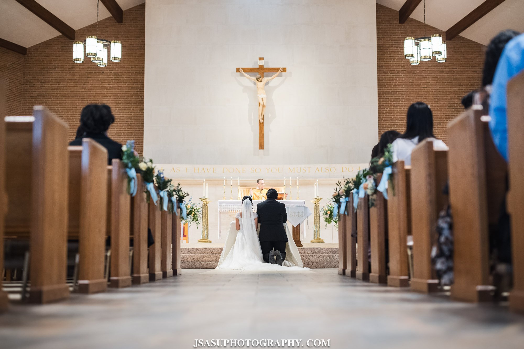 winter-wedding-atrium-meadowlark-virginia-jsasuphotography-18.jpg