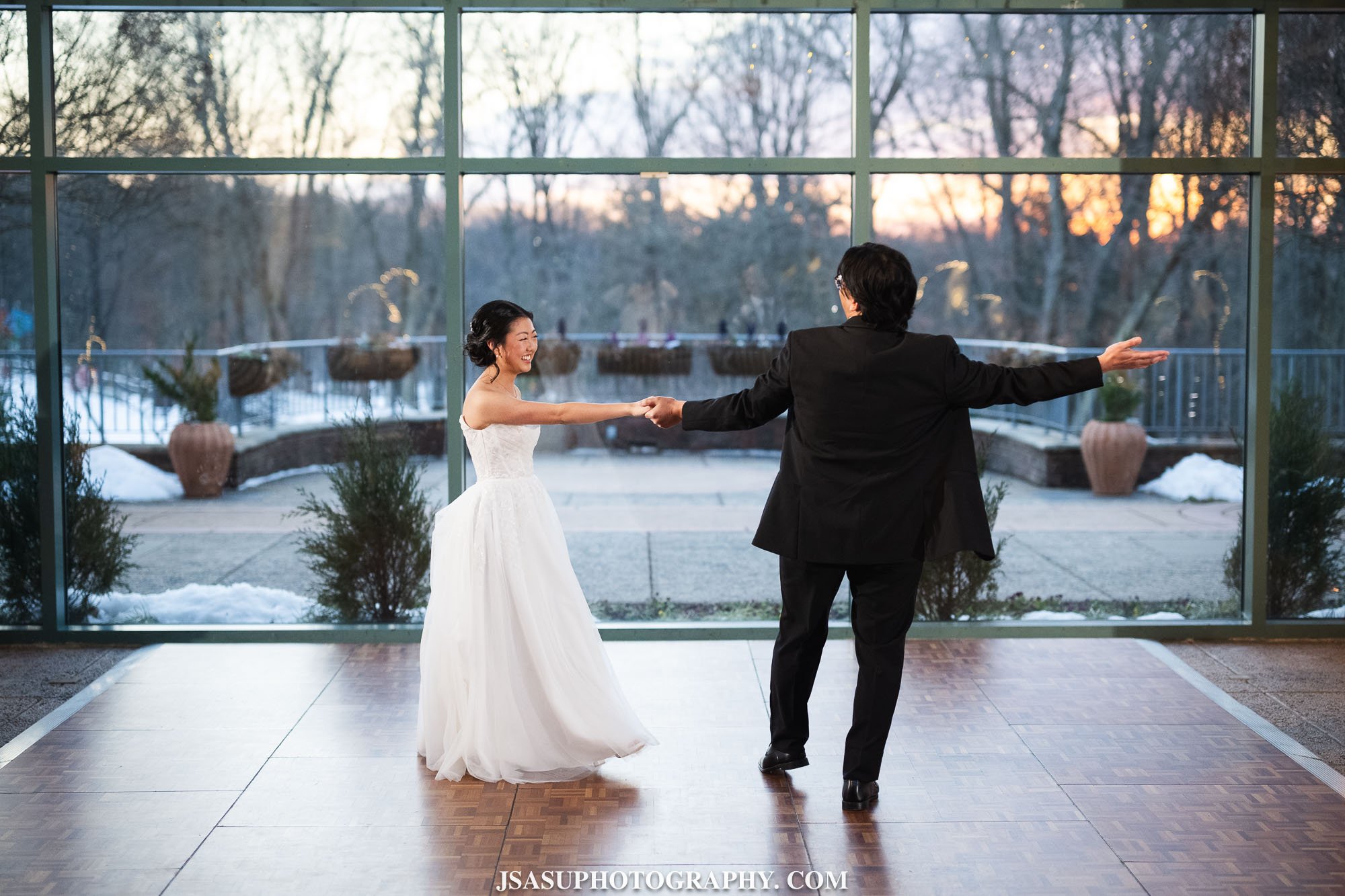 winter-wedding-atrium-meadowlark-virginia-jsasuphotography-30.jpg