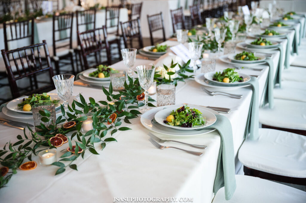 wedding table decorations and flowers
