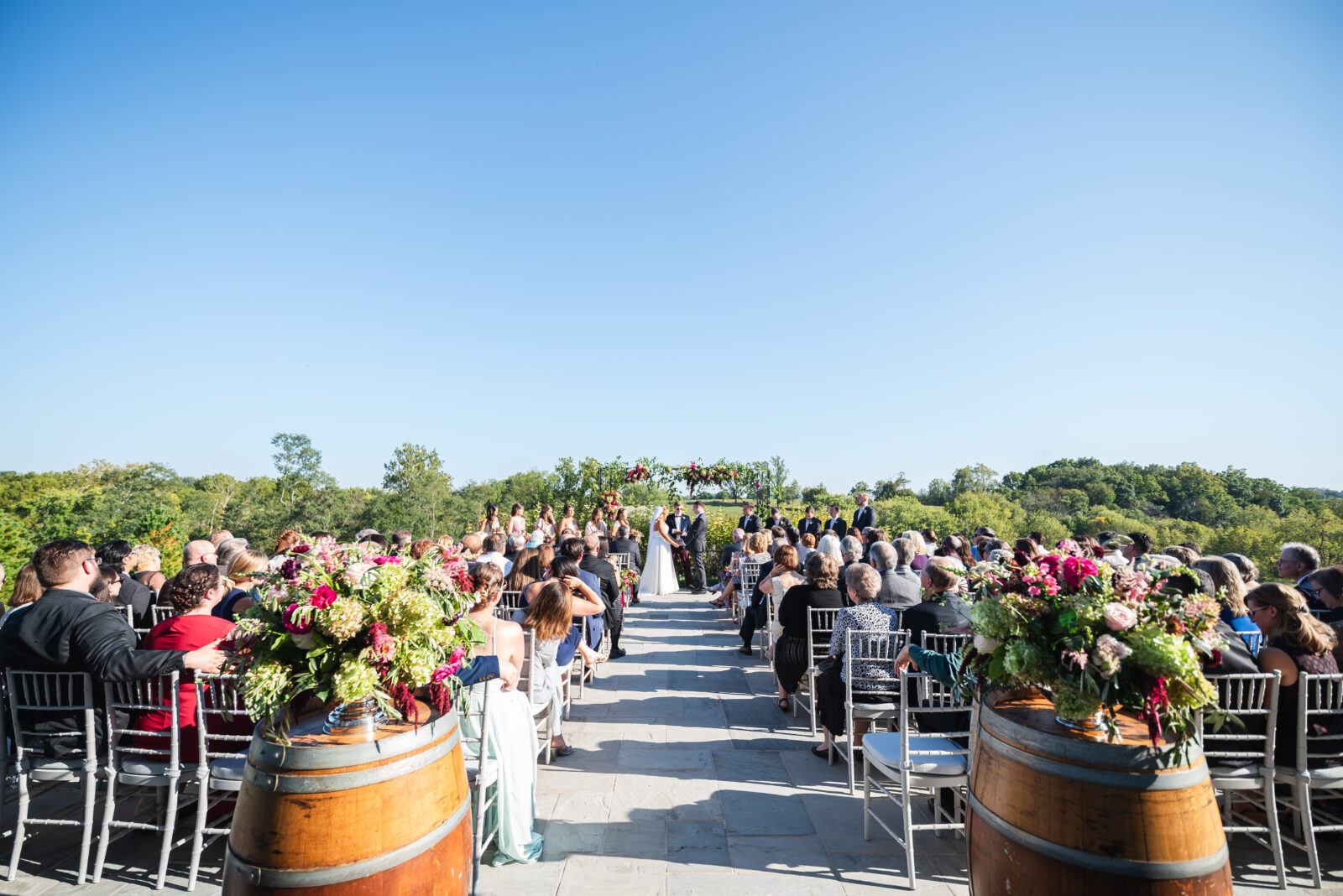 Outdoor wedding cermony at Shadow Creek in Virginia